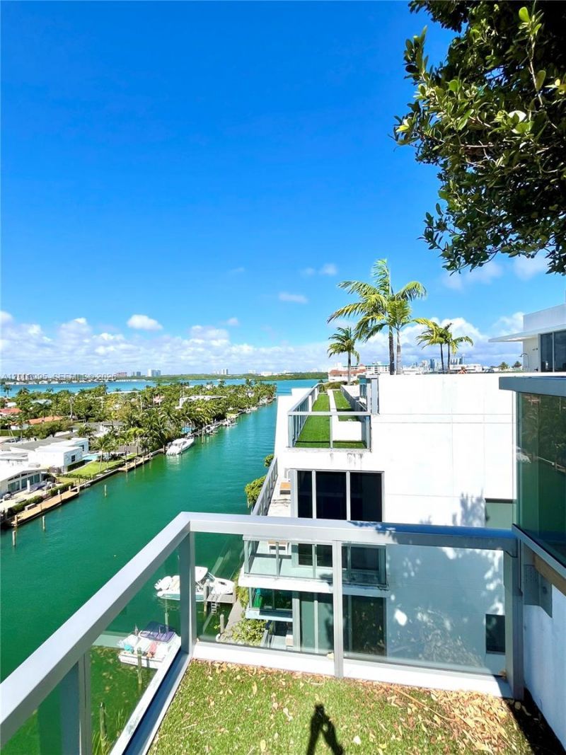 9940 W Bay Harbor Dr , Unit 5A-N, Bay Harbor Islands, FL 33154 Photo