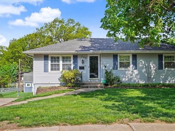 706 N Osage Trail, Independence, MO 64056