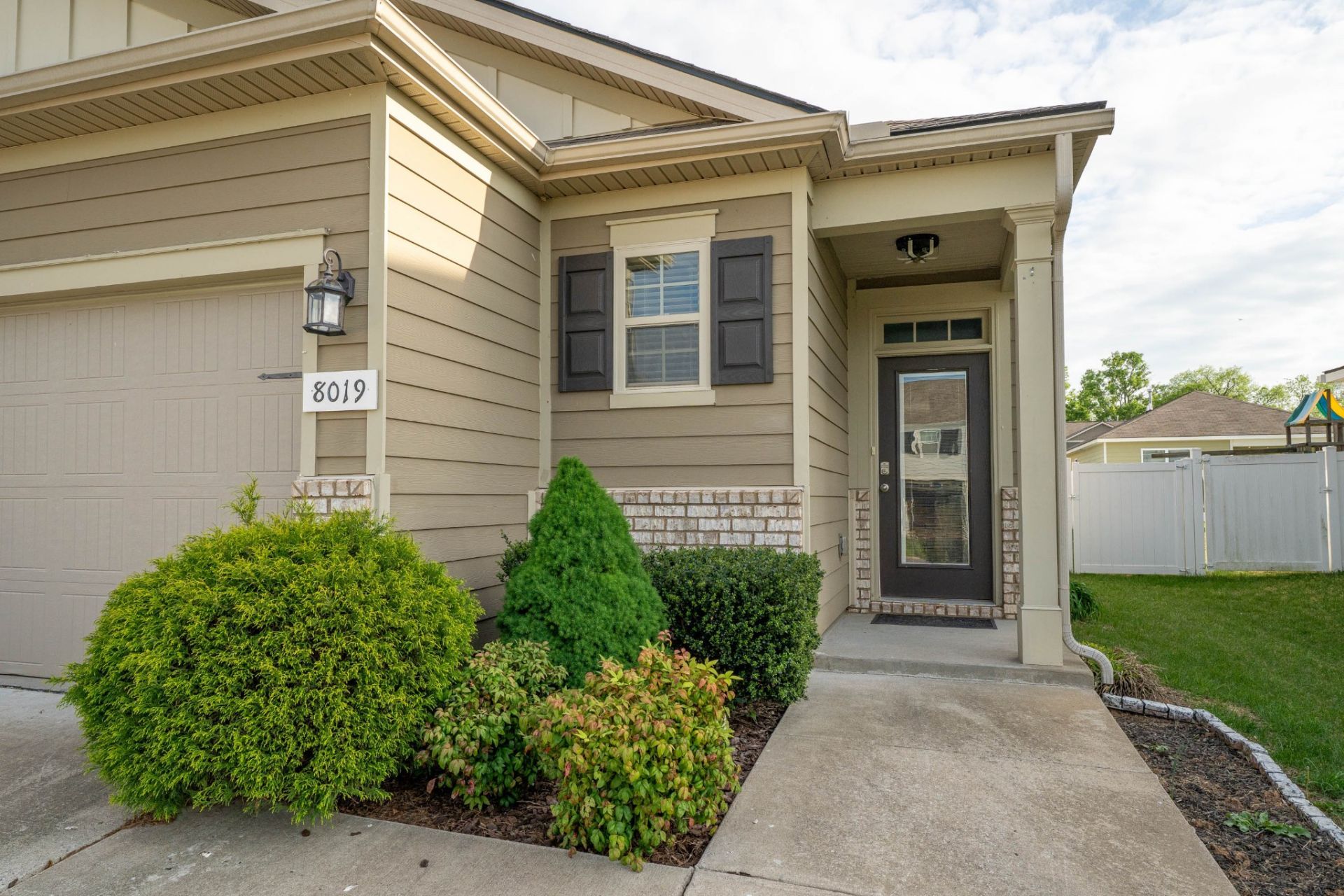 8019 Craighead Dr, Lebanon, TN 37087 Main Photo