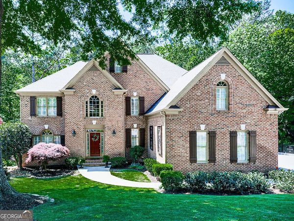 5037 Towne Lake Hills North, Woodstock, GA 30189