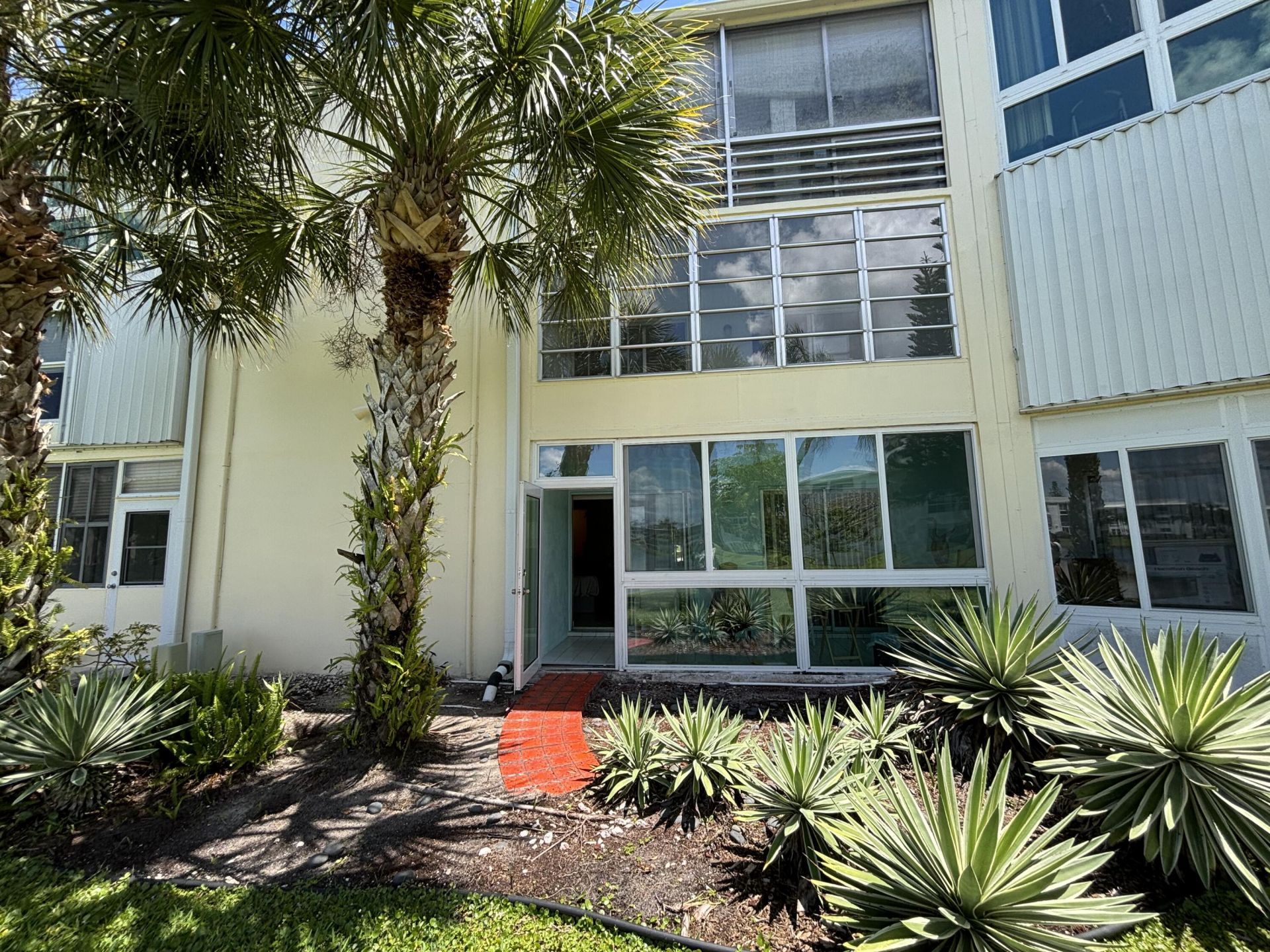 105 E Wellington, Unit 105, West Palm Beach, FL 33417 Photo