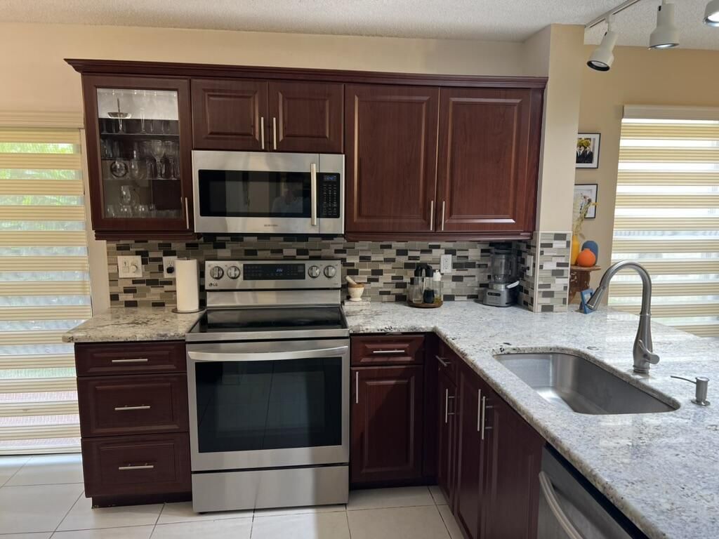 10447 S Circle Lake Drive, Unit 101, Boynton Beach, FL 33437 Photo