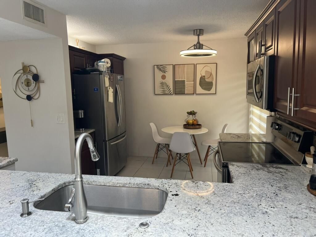 10447 S Circle Lake Drive, Unit 101, Boynton Beach, FL 33437 Photo