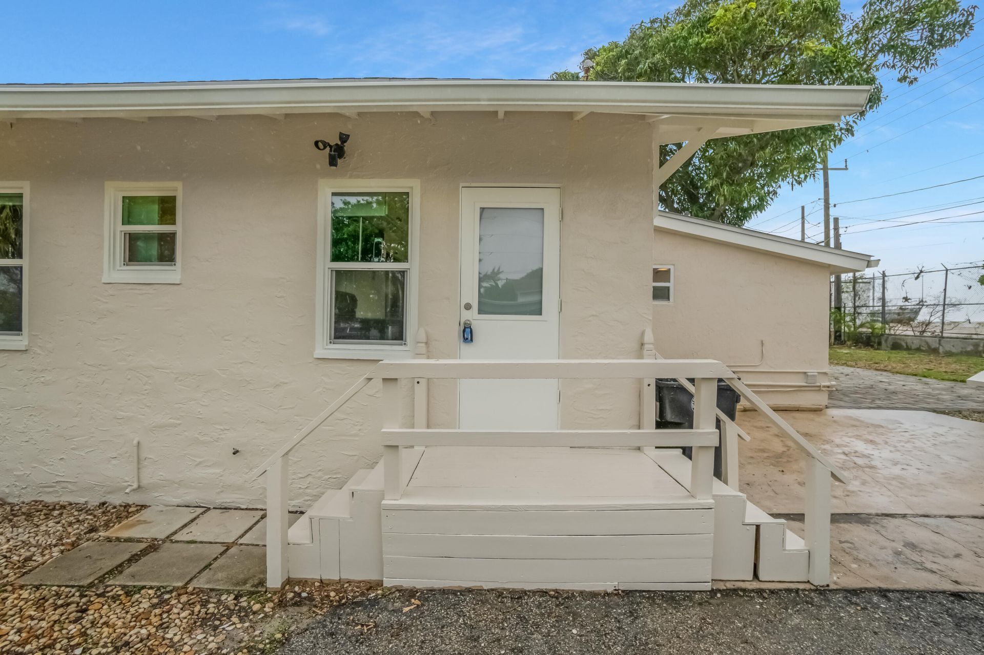 517 Sunrise Court, Lake Worth Beach, FL 33460 Photo