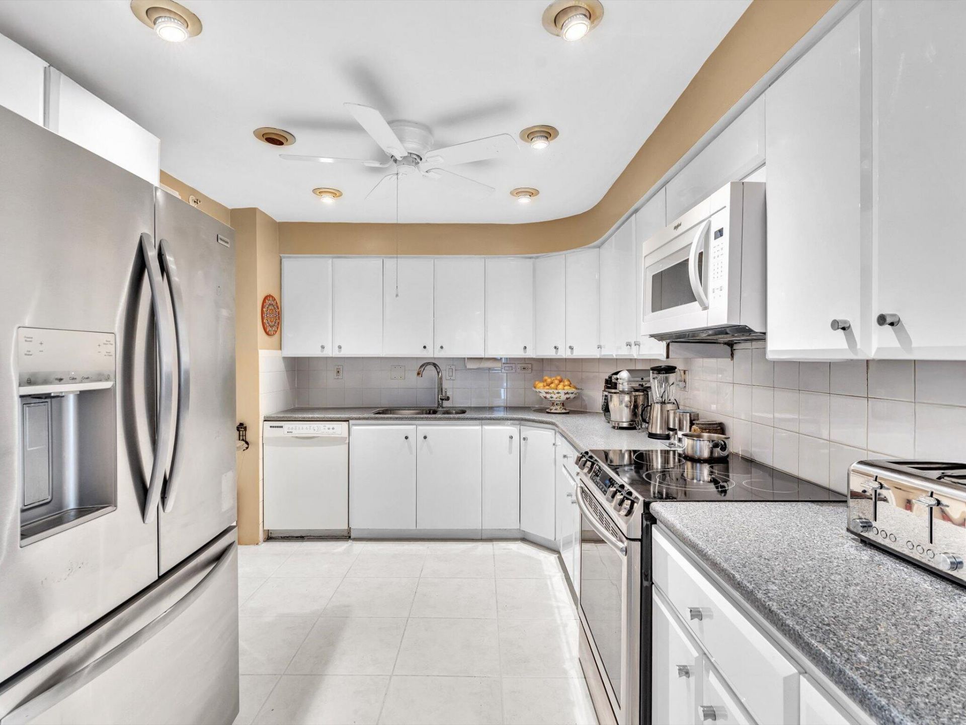 3300 NE 36th Street, Unit 708, Fort Lauderdale, FL 33308 Photo