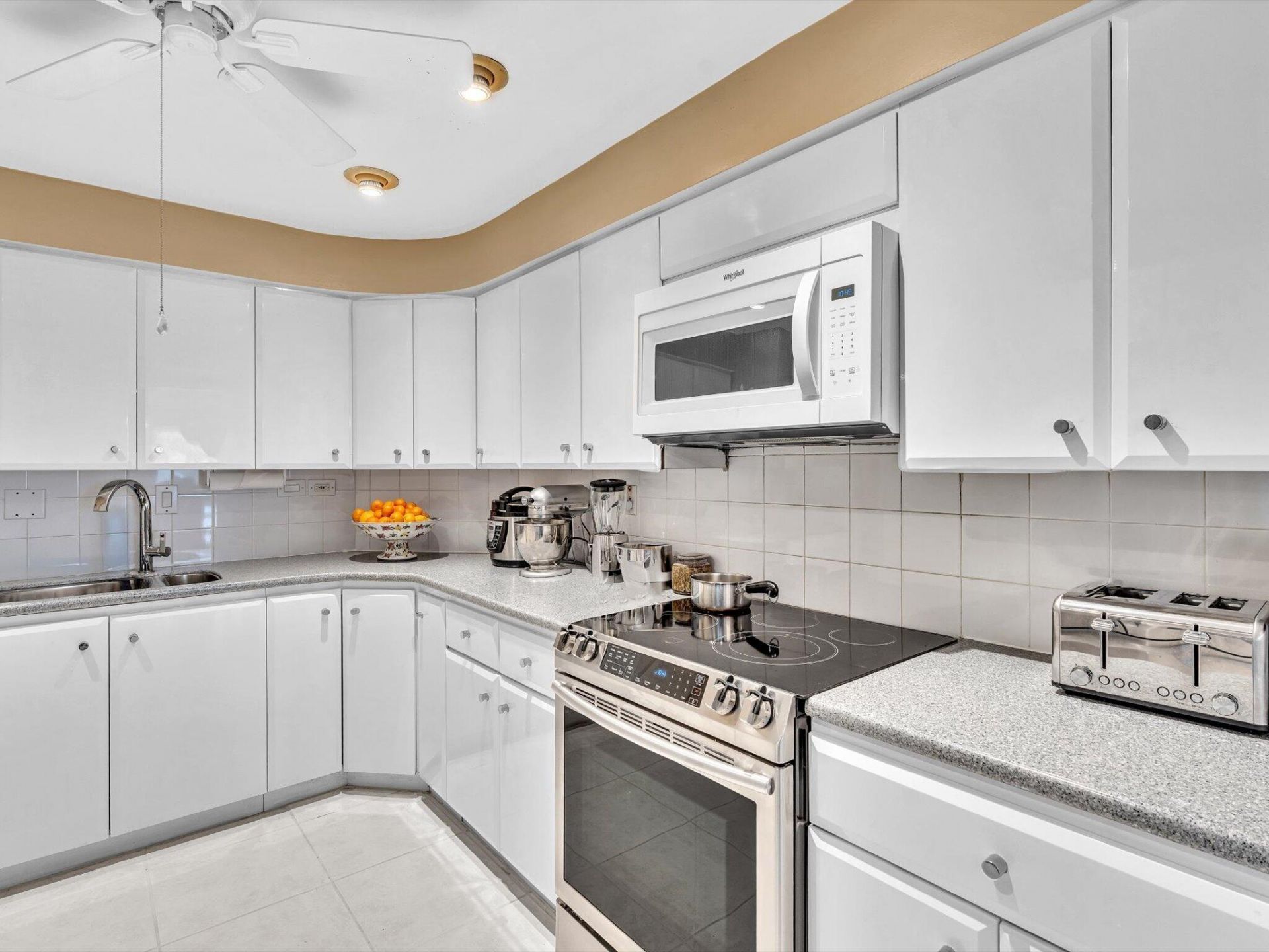 3300 NE 36th Street, Unit 708, Fort Lauderdale, FL 33308 Photo