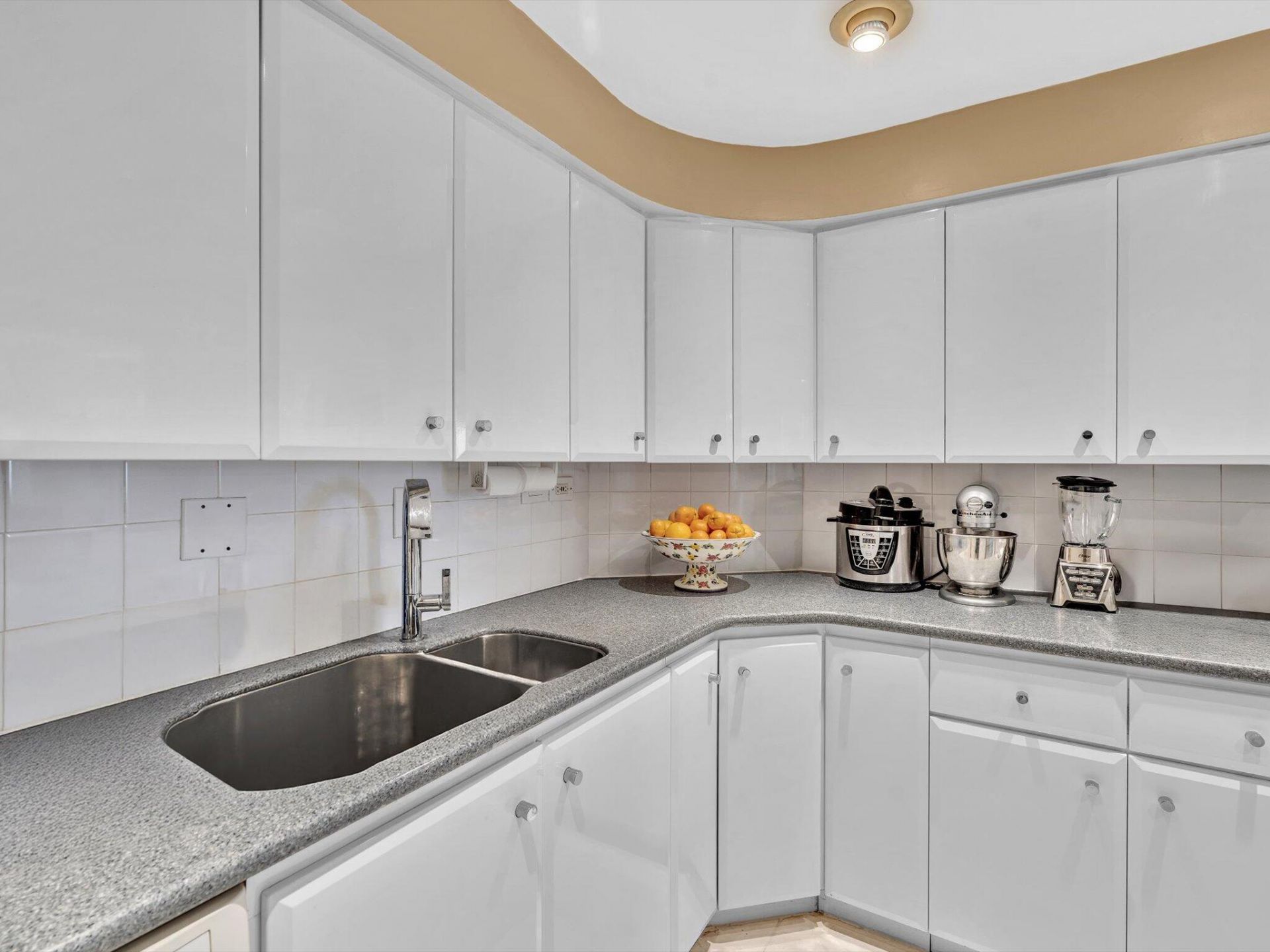 3300 NE 36th Street, Unit 708, Fort Lauderdale, FL 33308 Photo