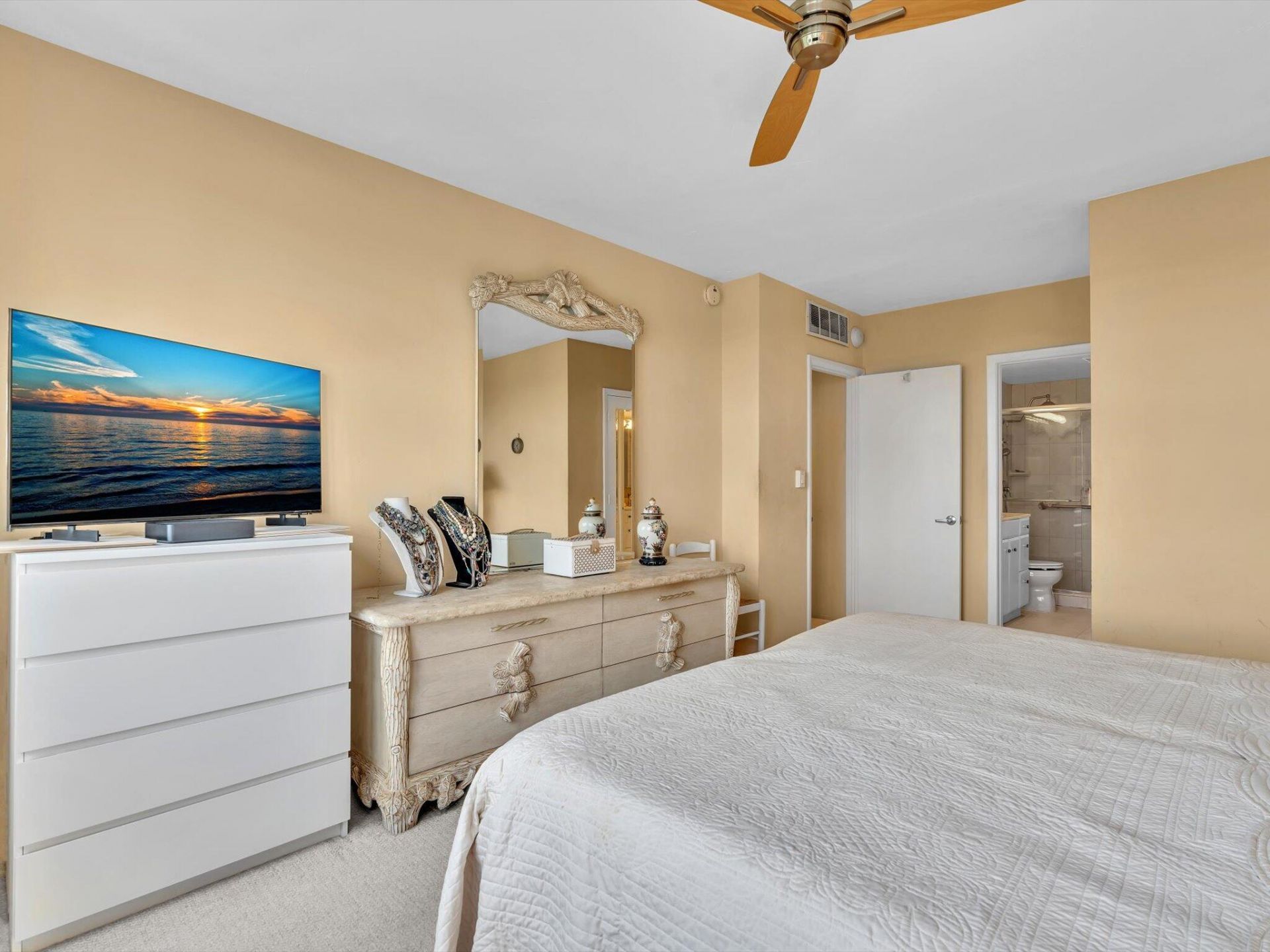 3300 NE 36th Street, Unit 708, Fort Lauderdale, FL 33308 Photo