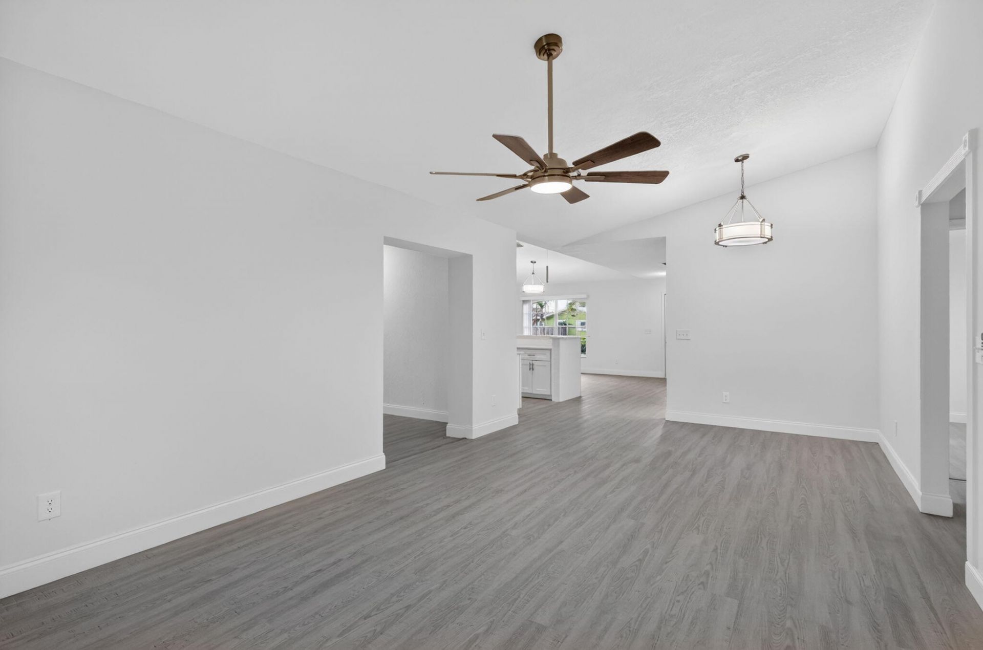 124 SE Eyerly Avenue, Port Saint Lucie, FL 34983 Photo