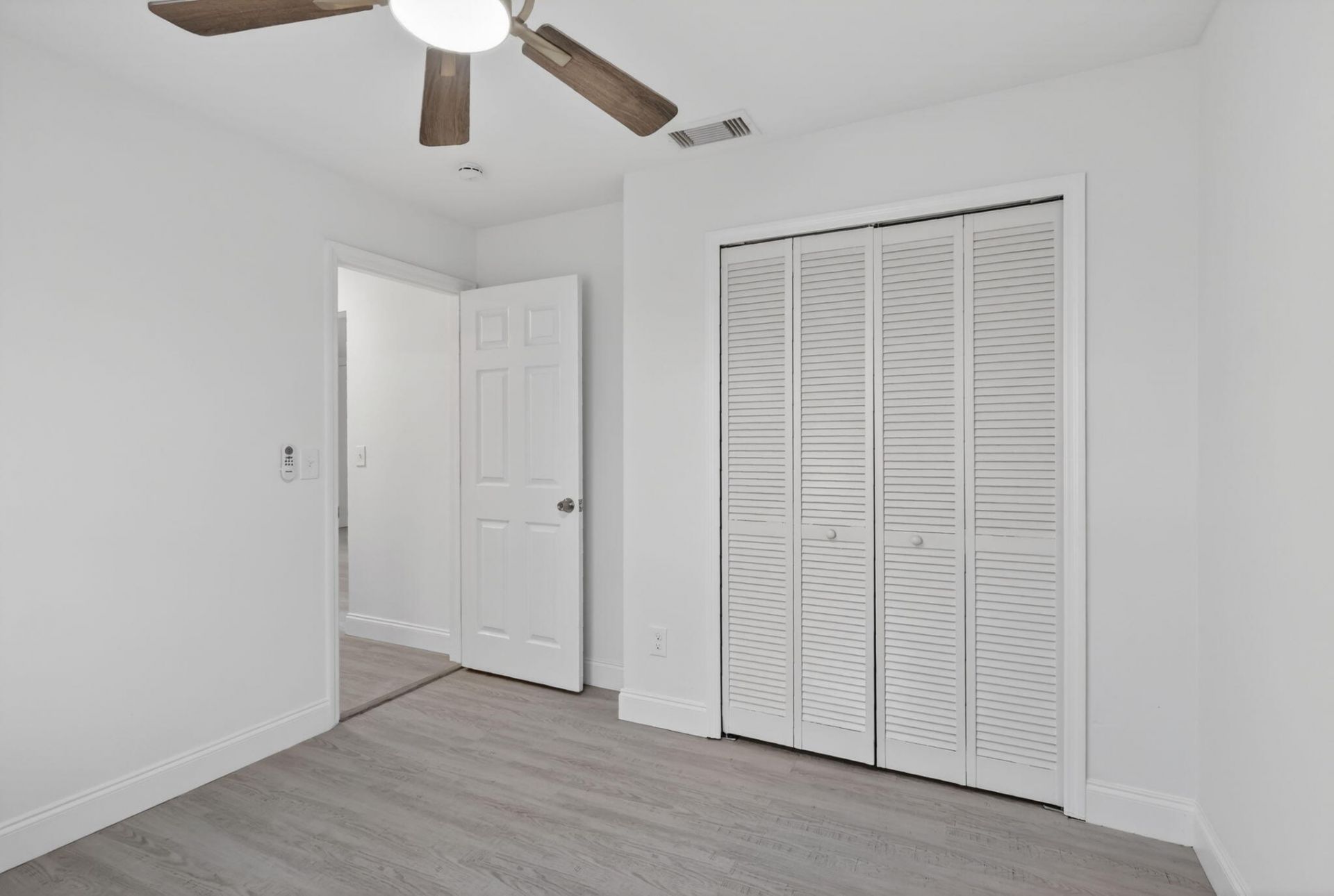 124 SE Eyerly Avenue, Port Saint Lucie, FL 34983 Photo