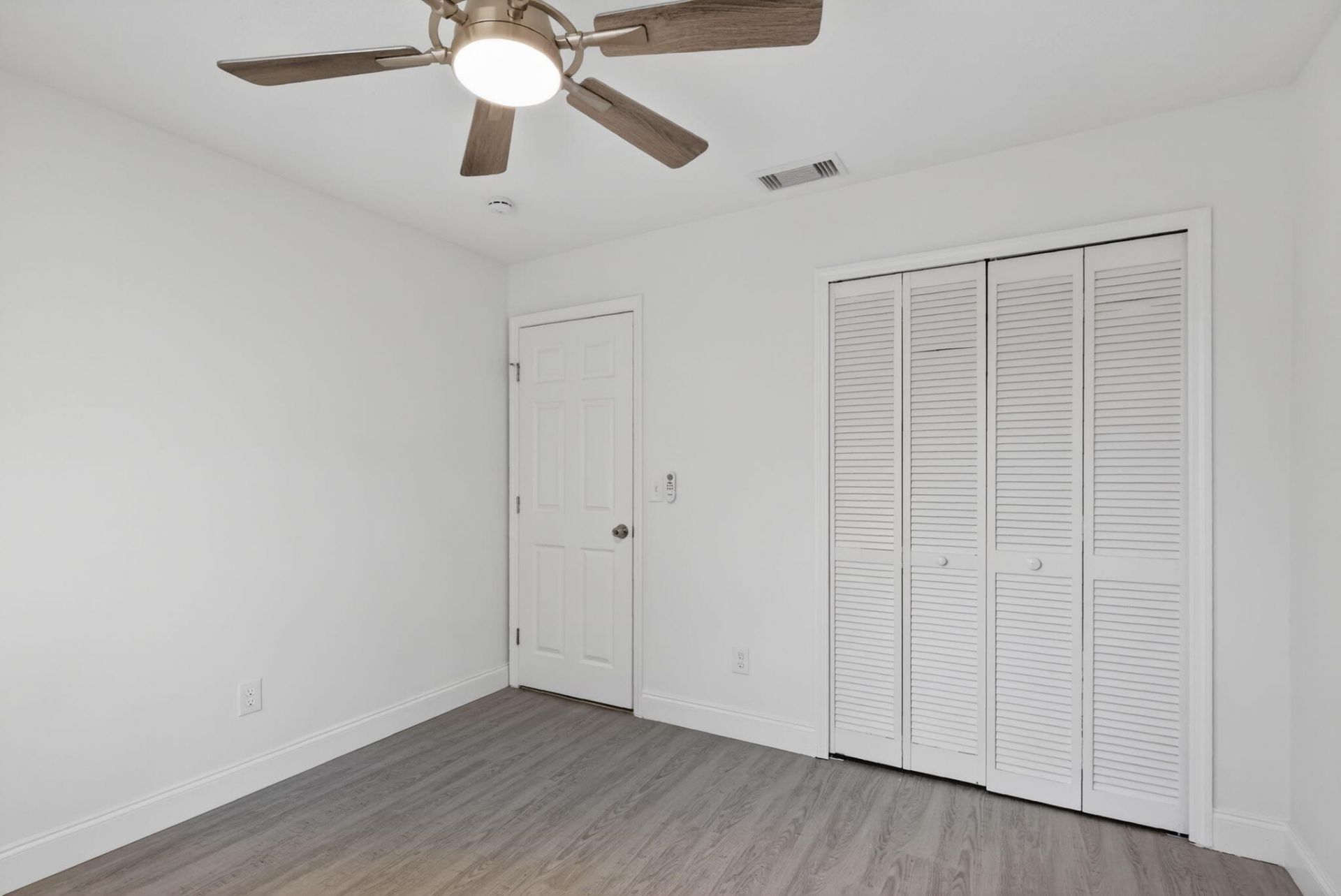 124 SE Eyerly Avenue, Port Saint Lucie, FL 34983 Photo