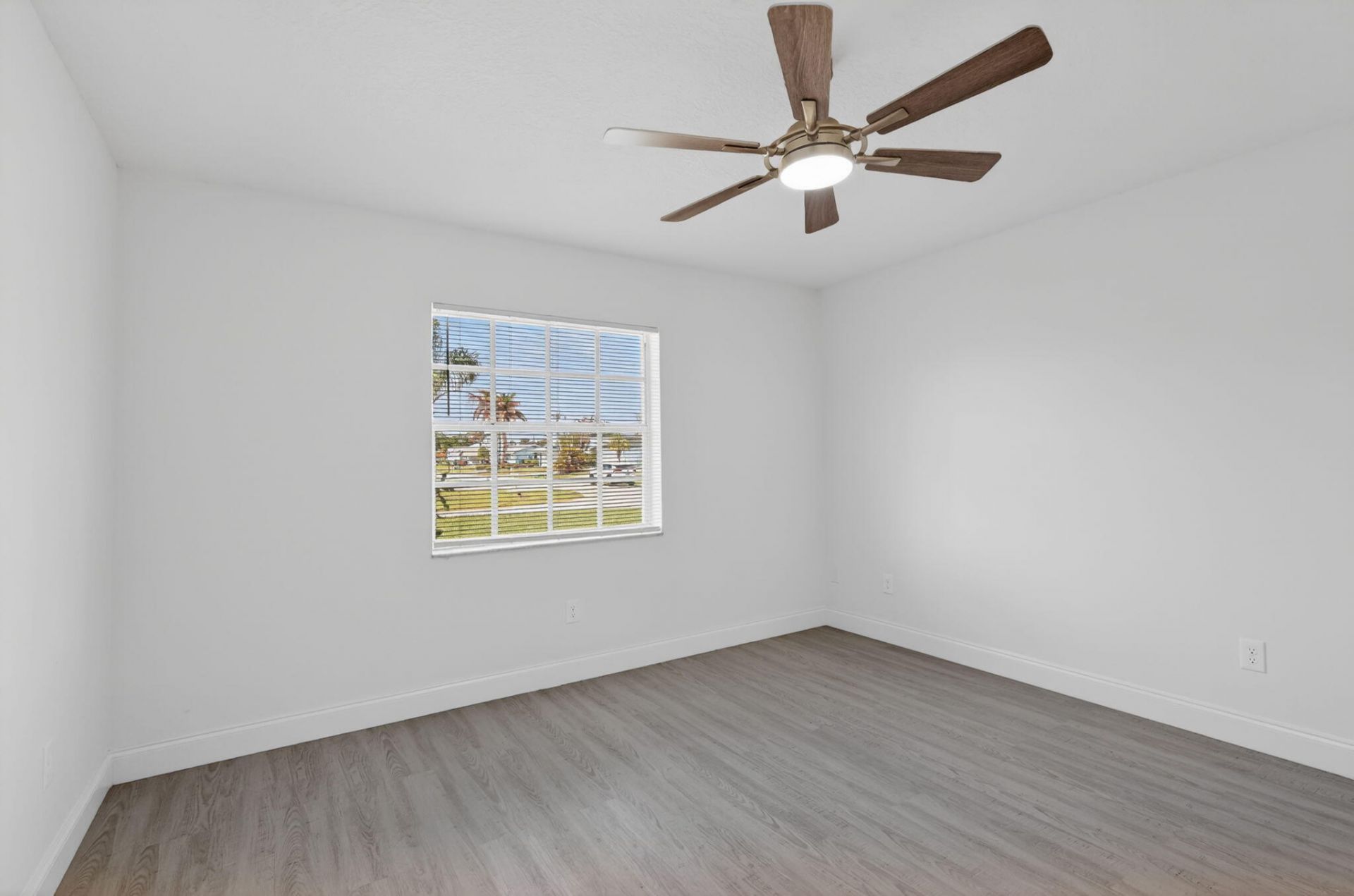 124 SE Eyerly Avenue, Port Saint Lucie, FL 34983 Photo