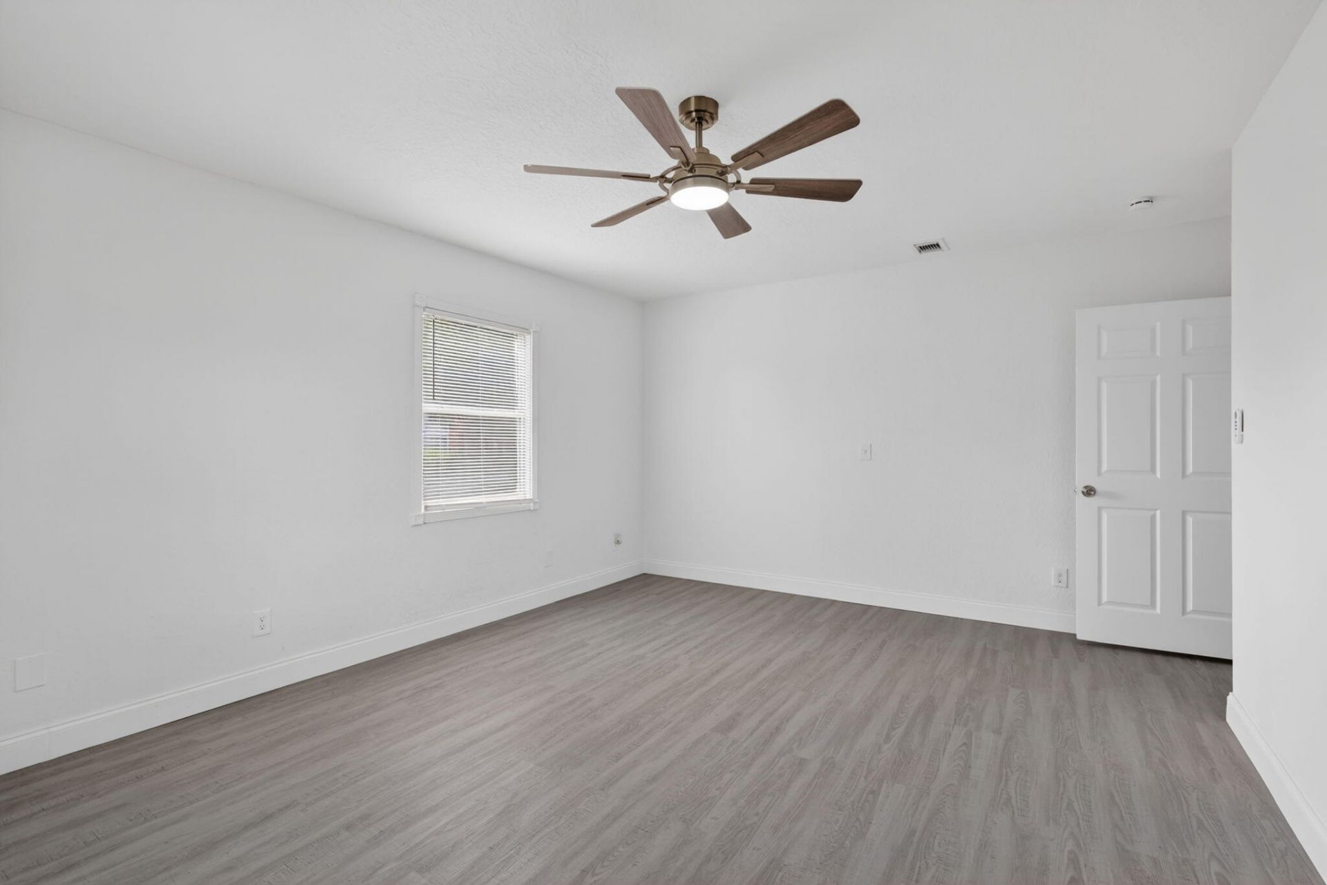 124 SE Eyerly Avenue, Port Saint Lucie, FL 34983 Photo