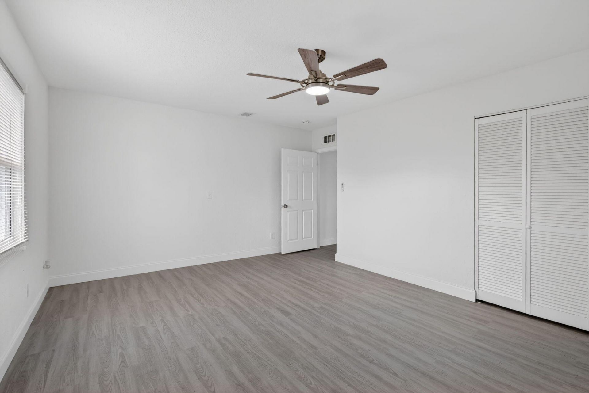 124 SE Eyerly Avenue, Port Saint Lucie, FL 34983 Photo
