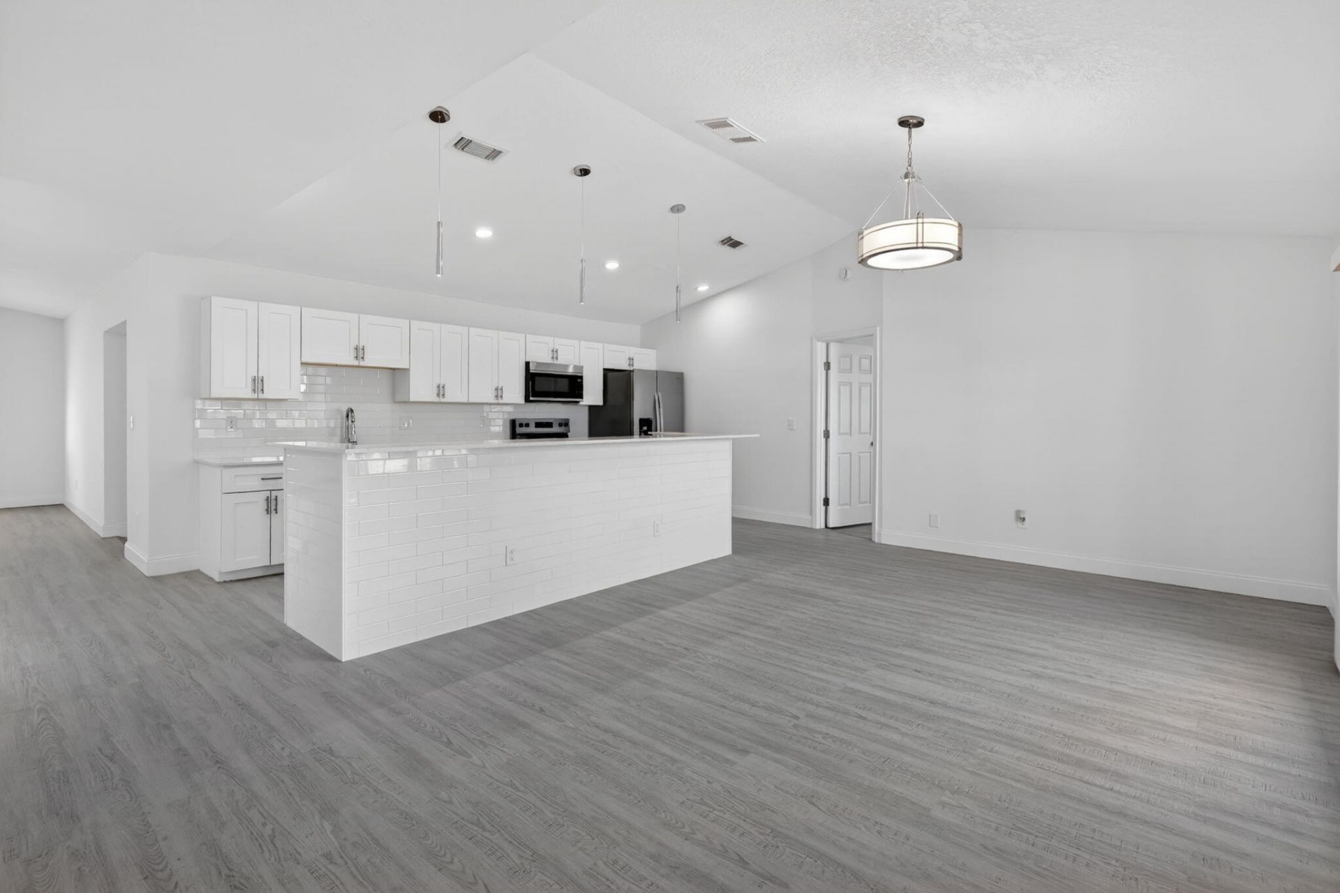 124 SE Eyerly Avenue, Port Saint Lucie, FL 34983 Photo