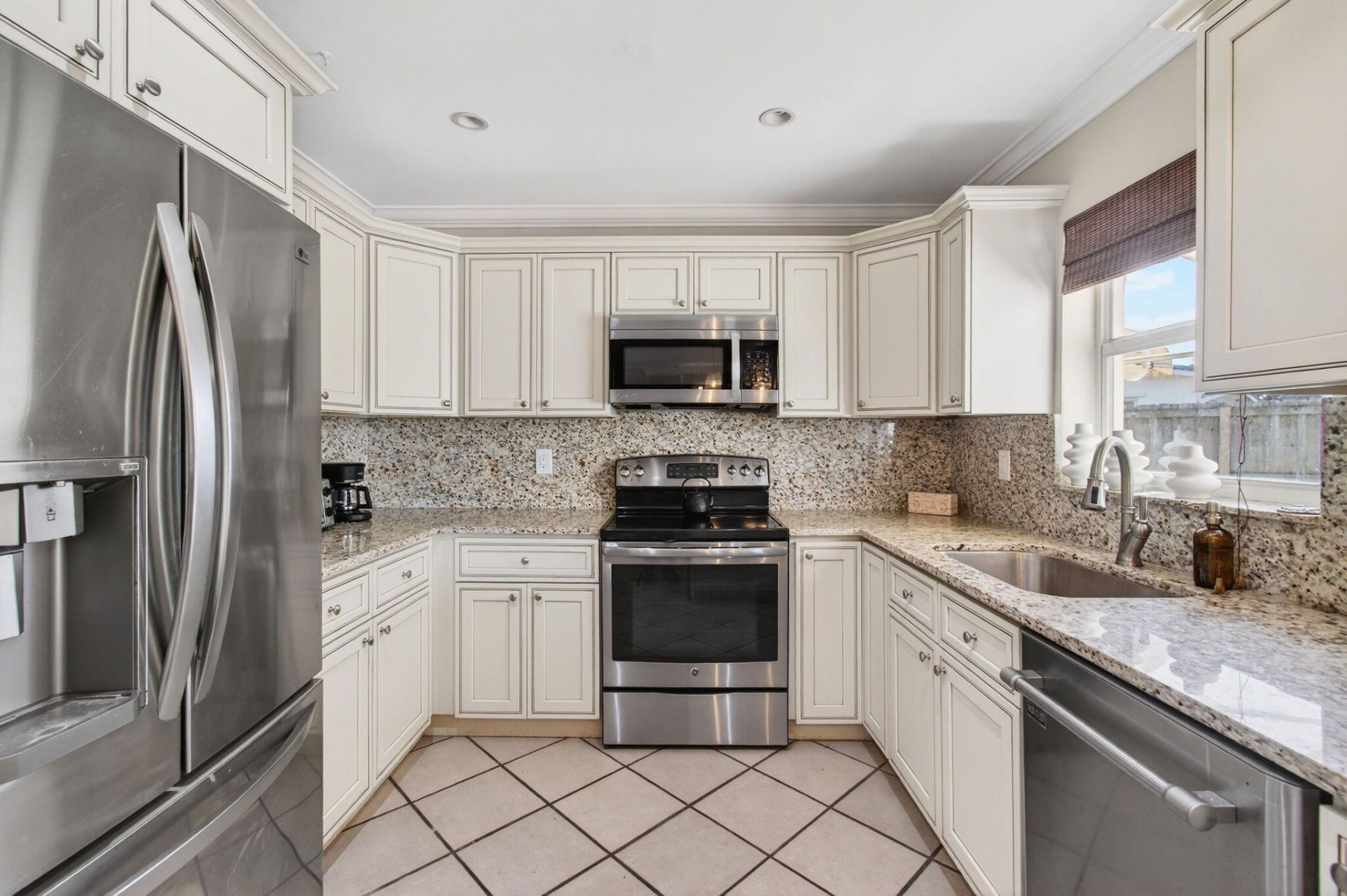 301 SE 8th Avenue, Deerfield Beach, FL 33441 Photo