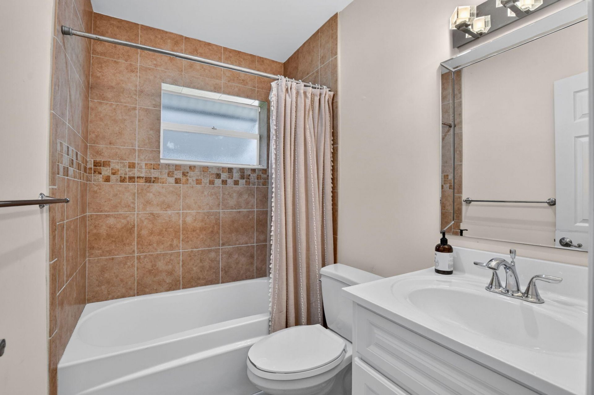 301 SE 8th Avenue, Deerfield Beach, FL 33441 Photo