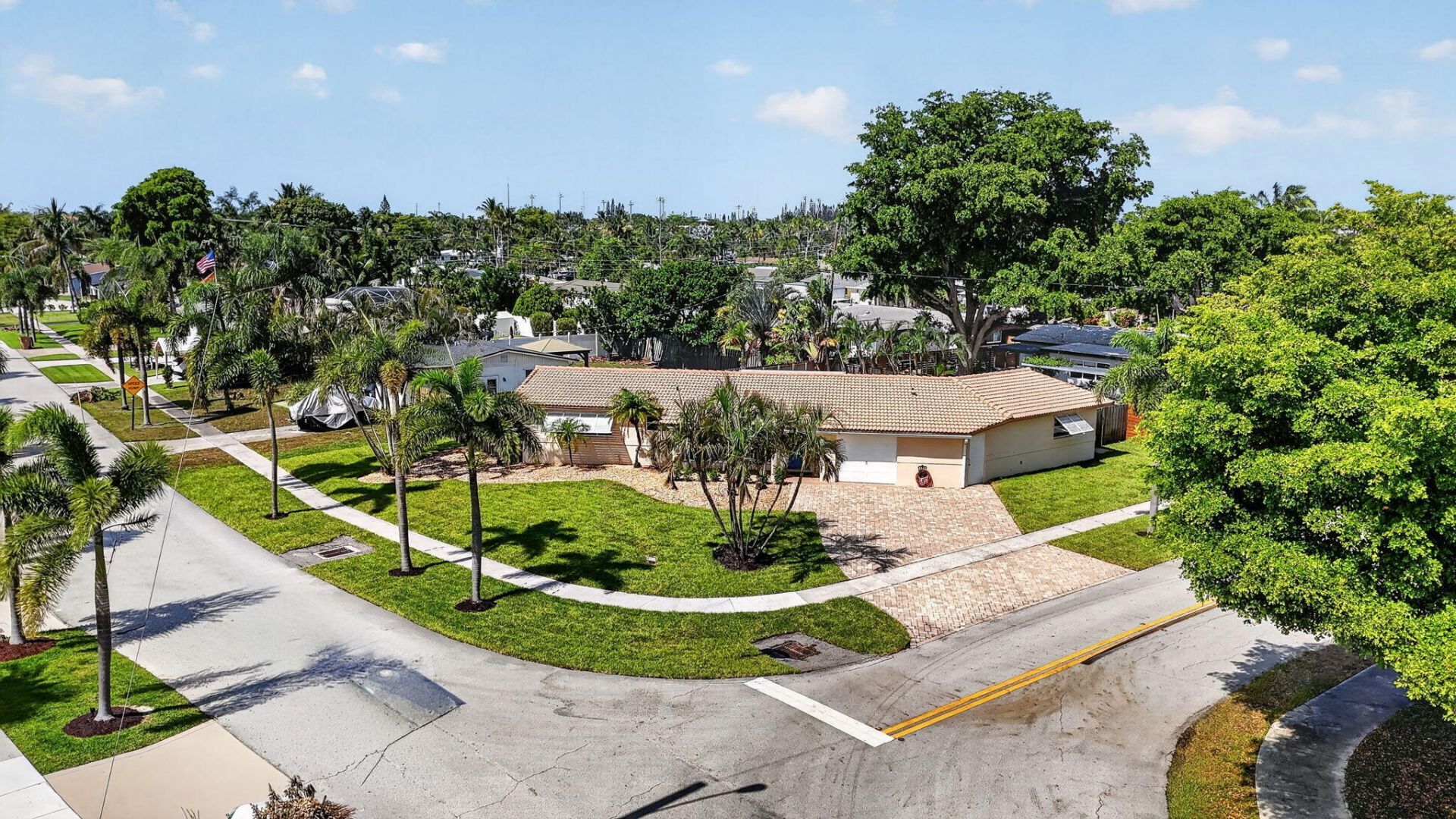 301 SE 8th Avenue, Deerfield Beach, FL 33441 Photo