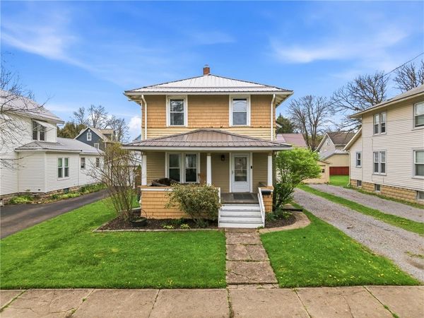 25 Lancaster Avenue, Greenville, PA 16125