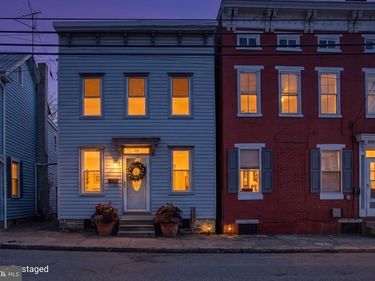 19 W HARRISBURG STREET, DILLSBURG, PA 17019