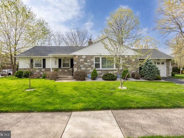 604 N LINE STREET , LANSDALE, PA 19446