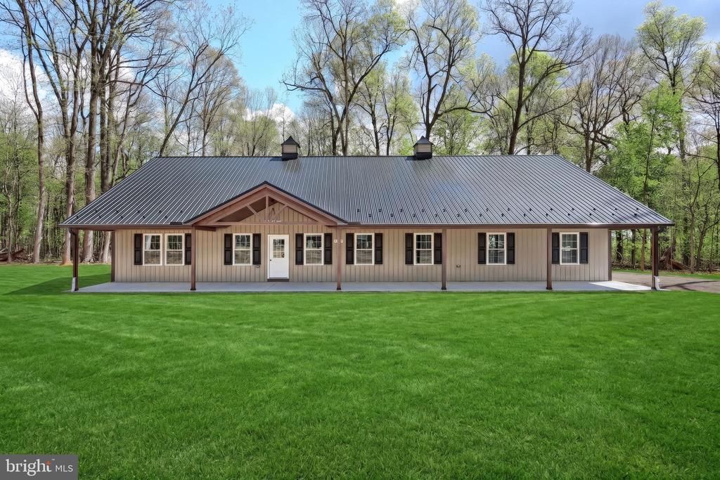 15937 MCDOWELL FARM LANE, STEWARTSTOWN, PA 17363