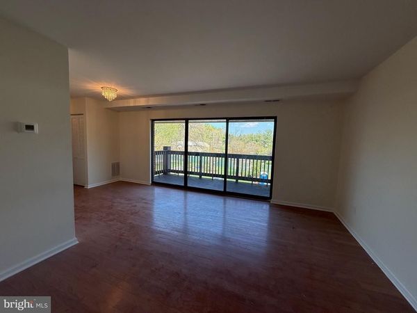 2754 HOLLYWOOD ROAD, Unit 304, FALLS CHURCH, VA 22043