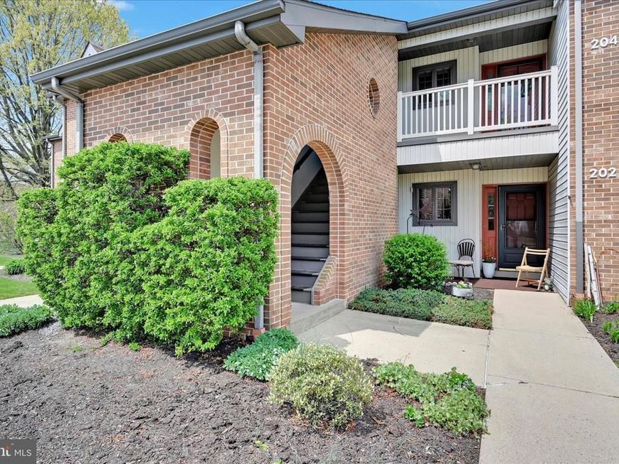 204 Black Oak Drive, Lancaster, PA 17602 Main Photo