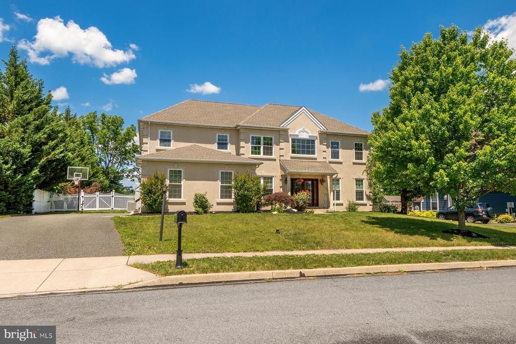 125 SUMMER HILL DRIVE, GILBERTSVILLE, PA 19525
