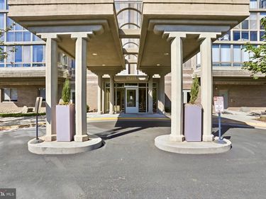 19355 CYPRESS RIDGE TERRACE, Unit 103, LEESBURG, VA 20176