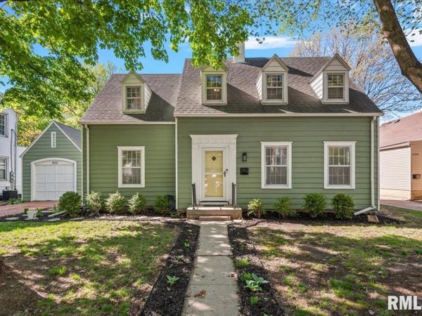 822 W EDWARDS Street, Springfield, IL 62704