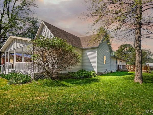 122 N Jefferson Street , Medora, IL 62063