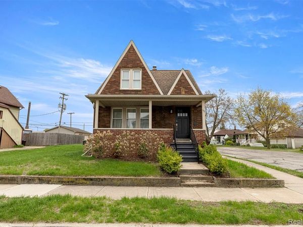 93 Perry Place, Wyandotte, MI 48192