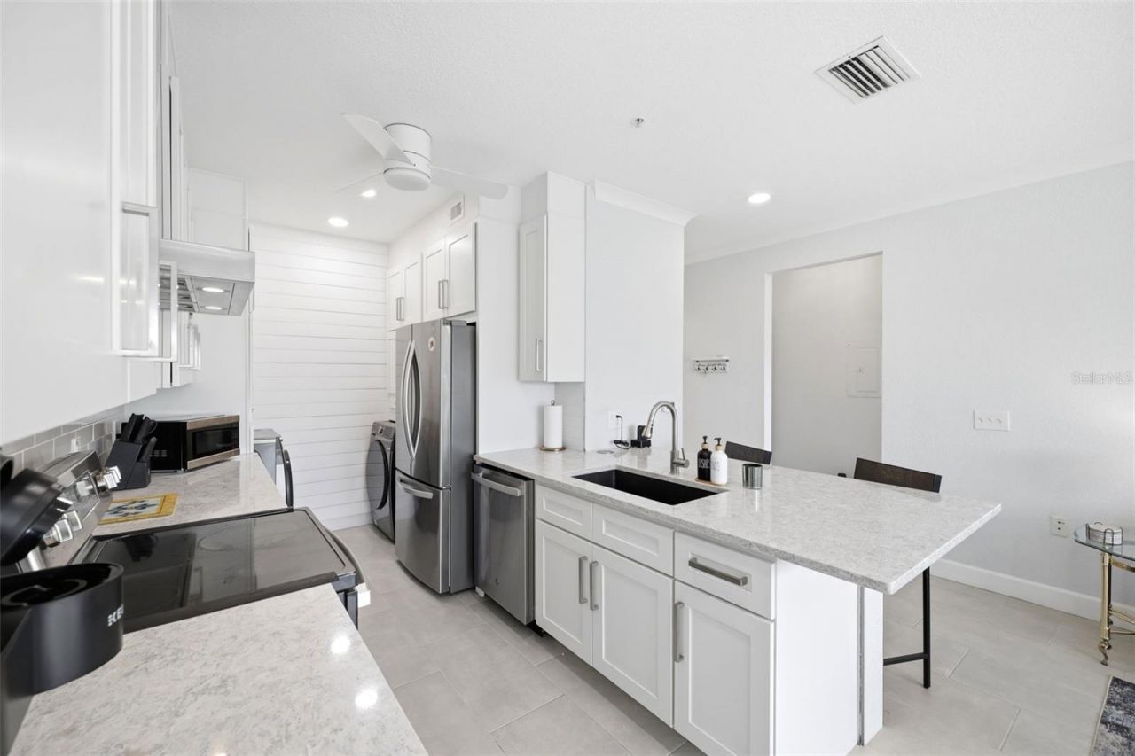 210 3rd Street W, Unit 8305, Bradenton, FL 34205 Photo