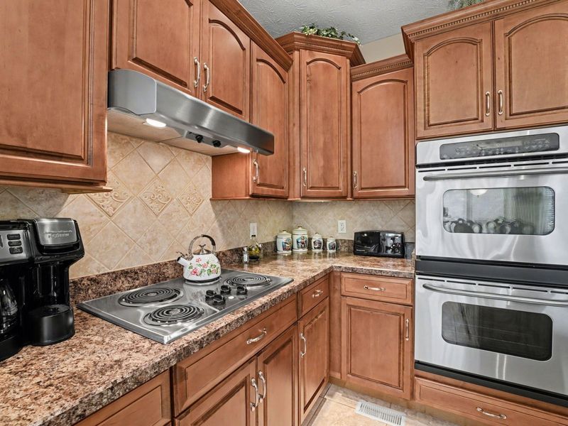 9842 Scotch Pine Drive, Springboro, OH 45066 Photo 26