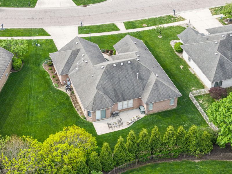 9842 Scotch Pine Drive, Springboro, OH 45066 Photo 3