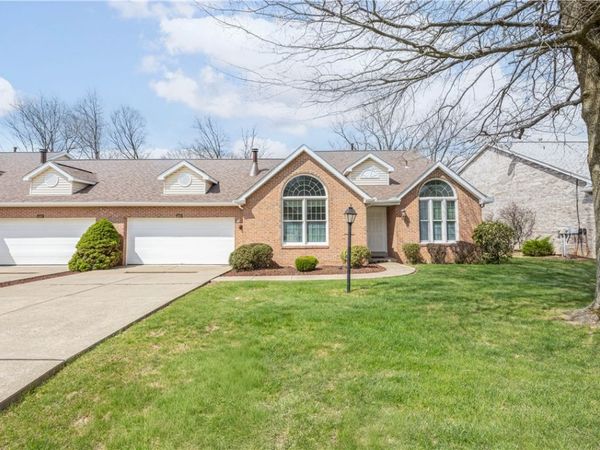 224 Country View Dr, New Kensington, PA 15068