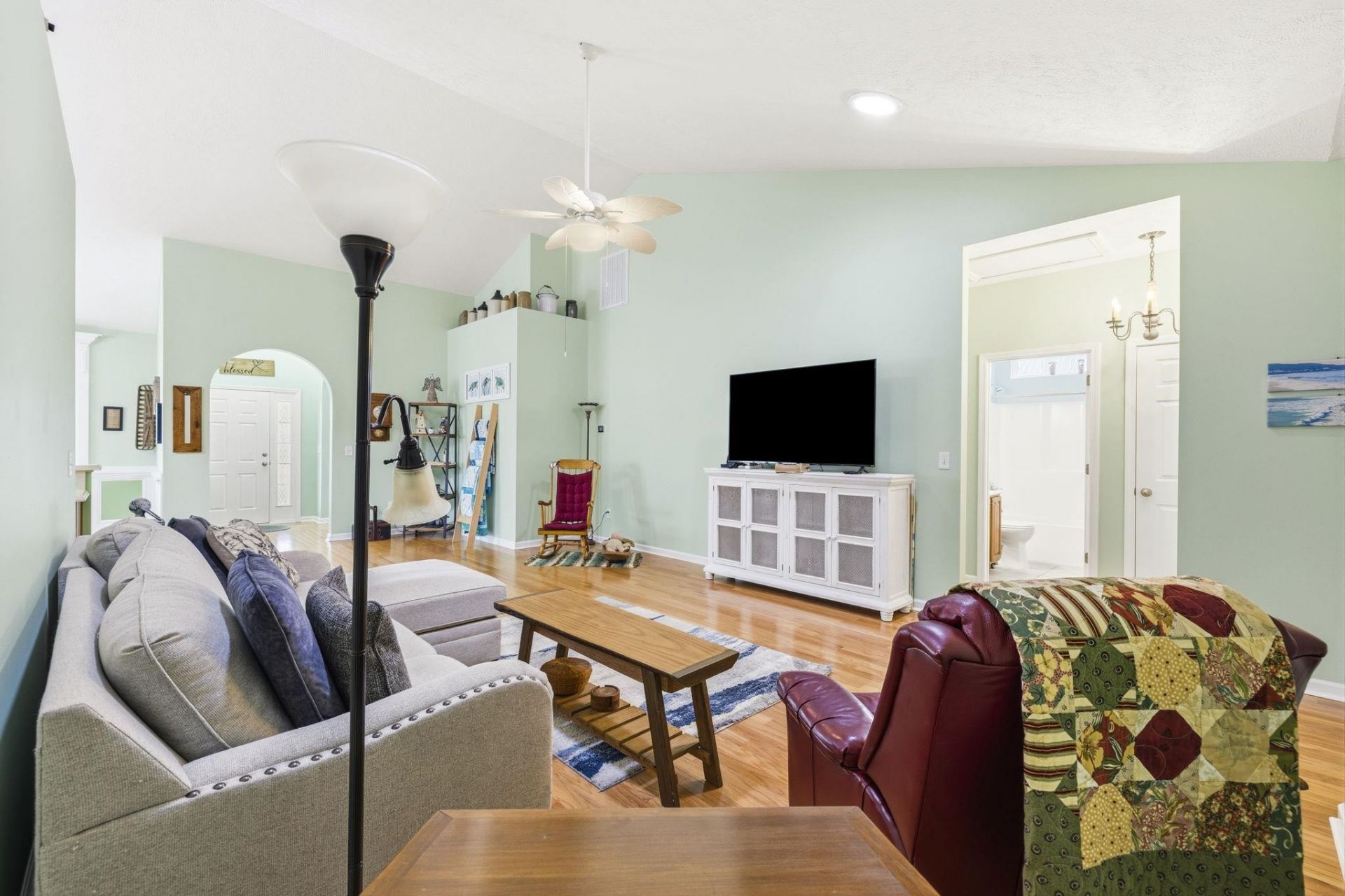 284 Archdale St. Photo 12