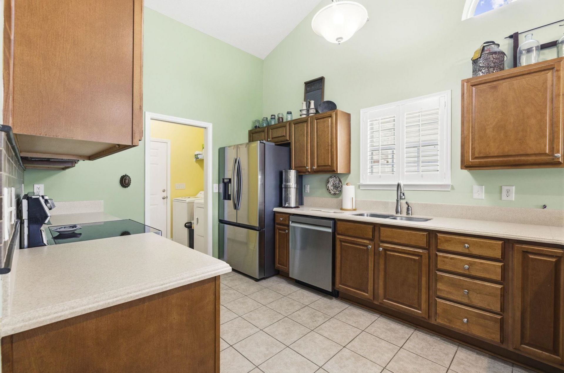 284 Archdale St. Photo 17
