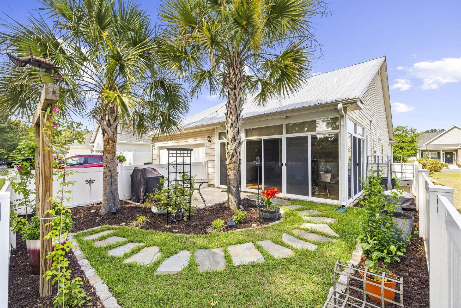 284 Archdale St. Photo 32