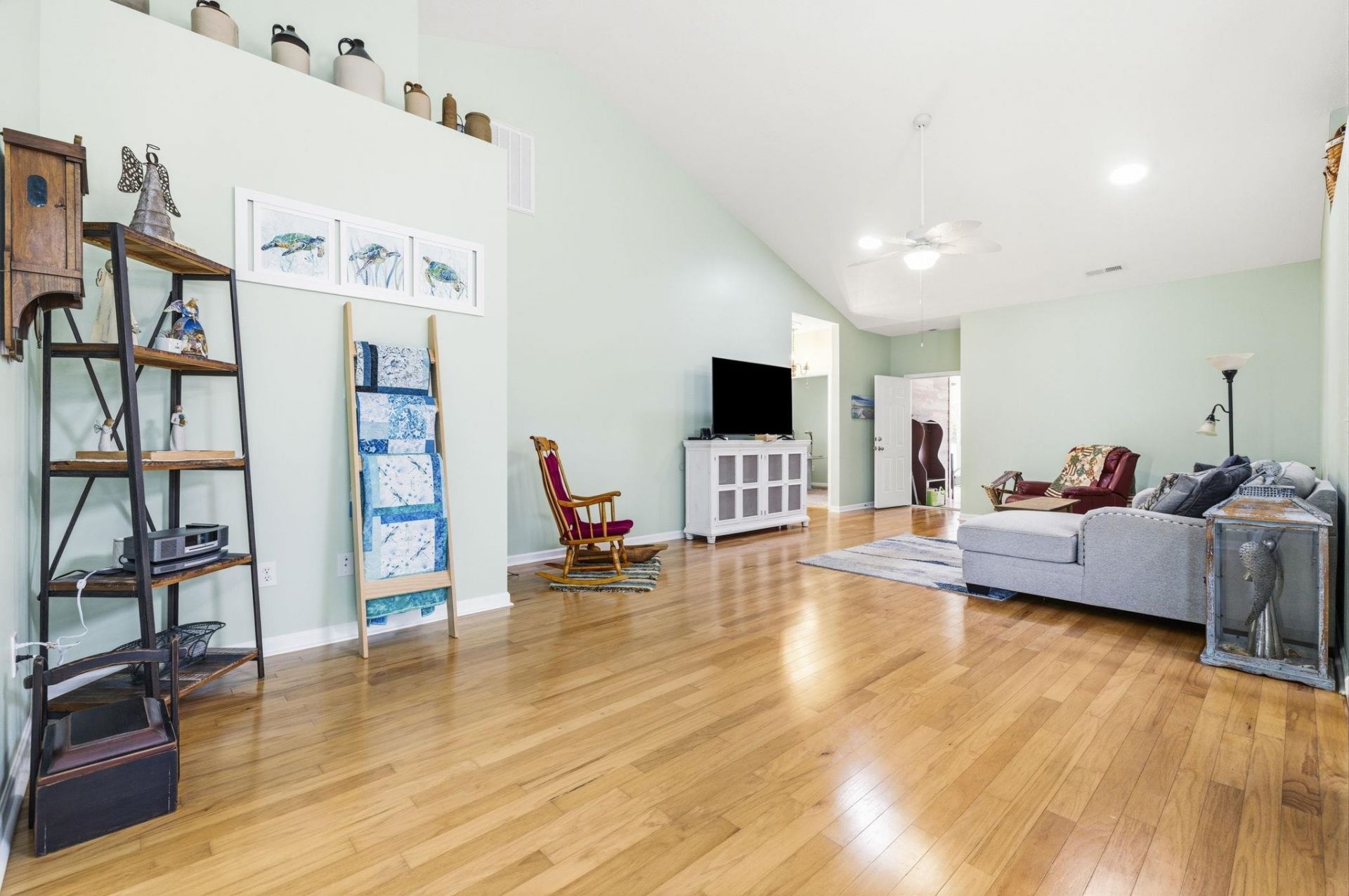 284 Archdale St. Photo 8