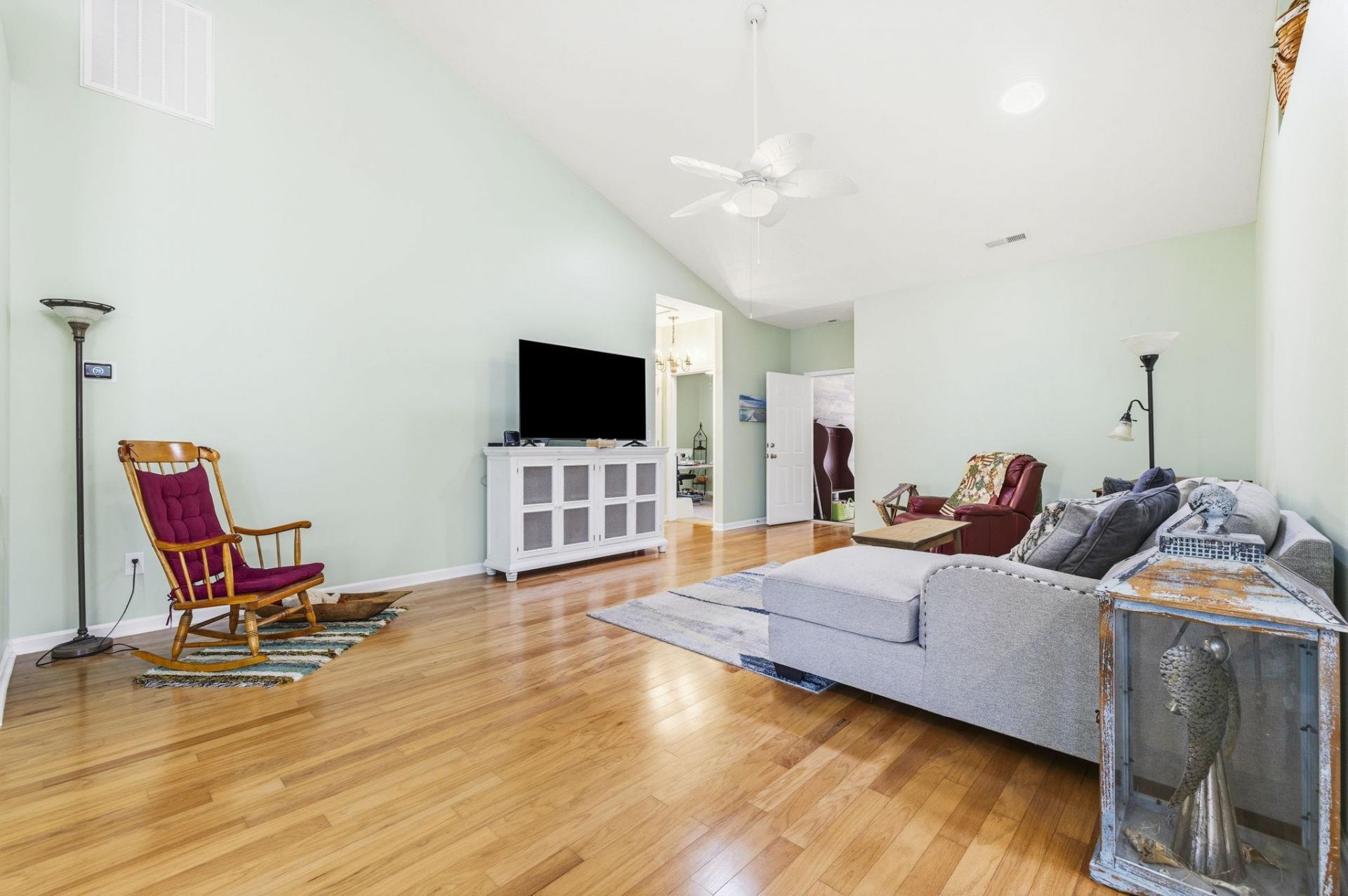 284 Archdale St. Photo 9