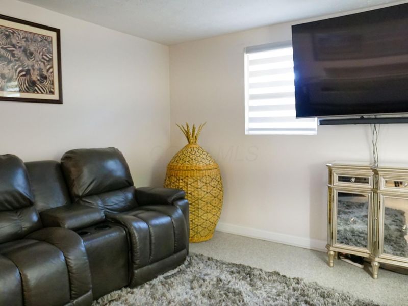 3356 E Bodman Drive, Columbus, OH 43219 Photo 5