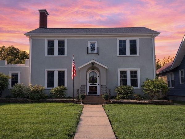 909 E 3RD Street , Centralia, IL 62801