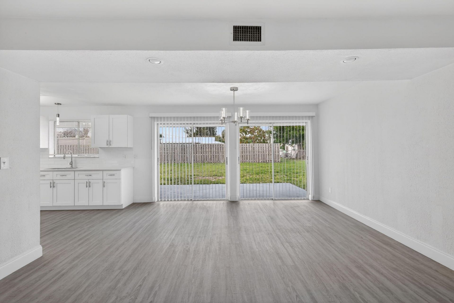 157 SE Calmoso Drive, Port Saint Lucie, FL 34983 Photo