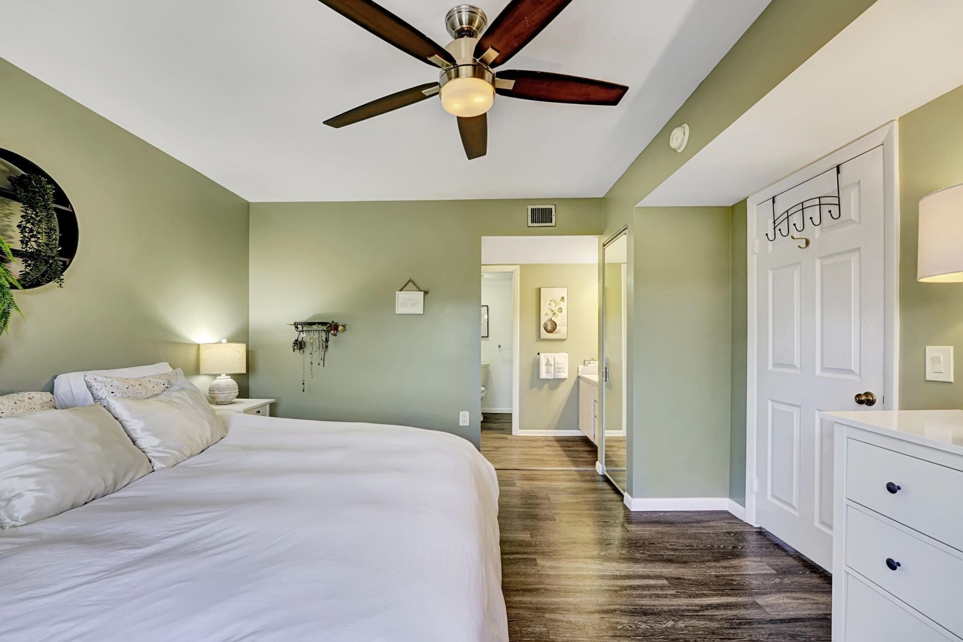 6097 Balboa Circle, Unit 406, Boca Raton, FL 33433 Photo