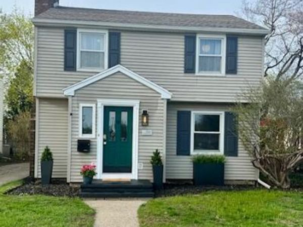 1221 Pershing Drive, Lansing, MI 48910