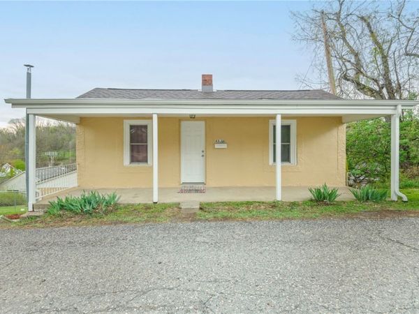 430 1/2 Glass Alley , Houston, PA 15342