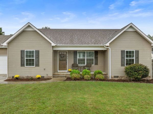 216 Williamsburg Cir , Tullahoma, TN 37388