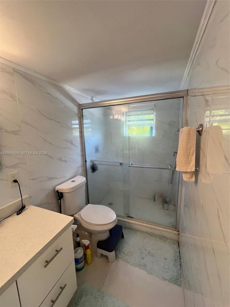 8245 Lake Dr, Unit 301, Doral, FL 33166 Photo